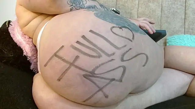 Melanie Slut nasty online show from May 7, 8:23 pm