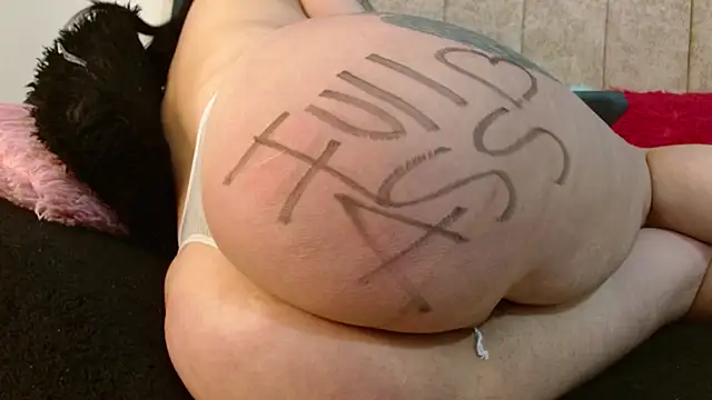 Melanie Slut nasty online show from May 6, 9:08 pm