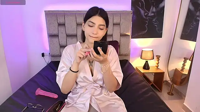 candy tina online show from April 17, 2:20 pm