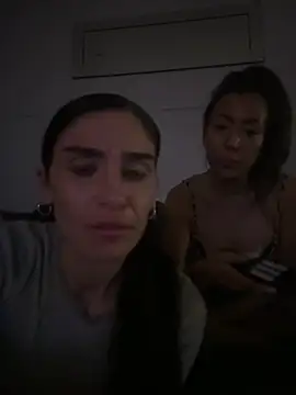 naughtyfriendsplay online show from April 6, 11:28 pm