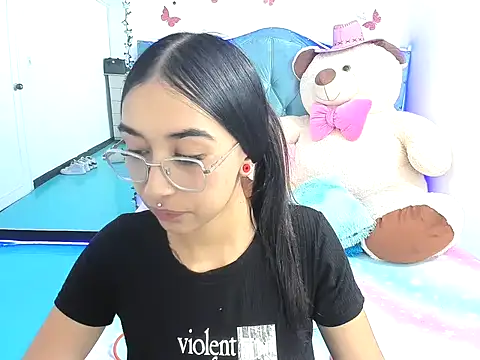 Snapshot of valery_taylor_1 chatting on April 8, 4:03 am valery taylor 1 online show from April 8, 4:03 am