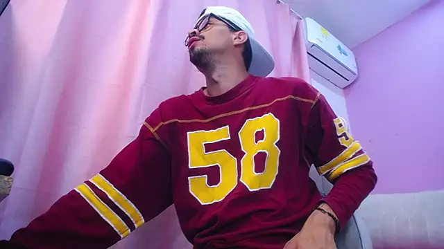 Amir guy  online show from April 9, 2:12 pm