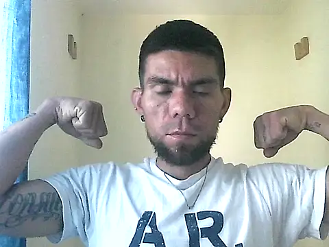 Snapshot of thomas2wood chatting on June 3, 4:23 pm thomas2wood online show from June 3, 4:23 pm