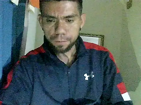 Snapshot of thomas2wood chatting on May 15, 12:19 am thomas2wood online show from May 15, 12:19 am