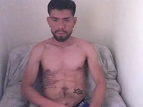 Snapshot of thomas2wood chatting on July 9, 9:47 pm thomas2wood online show from July 9, 9:47 pm