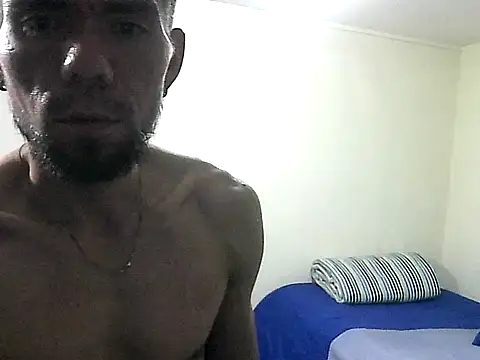 Snapshot of thomas2wood chatting on June 6, 11:10 pm thomas2wood online show from June 6, 11:10 pm