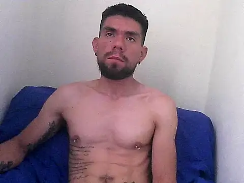 Snapshot of thomas2wood chatting on June 19, 8:14 pm thomas2wood online show from June 19, 8:14 pm