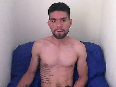 Snapshot of thomas2wood chatting on June 21, 8:14 pm thomas2wood online show from June 21, 8:14 pm