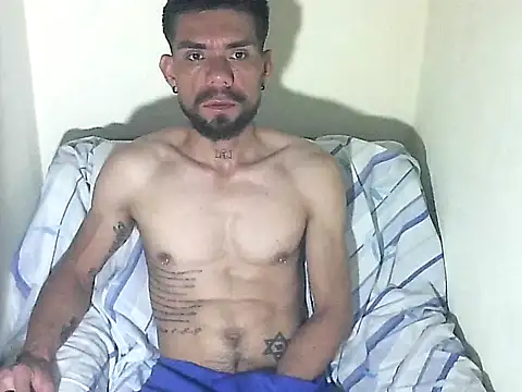 Snapshot of thomas2wood chatting on July 15, 12:17 am thomas2wood online show from July 15, 12:17 am