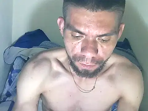 Snapshot of thomas2wood chatting on May 30, 9:42 pm thomas2wood online show from May 30, 9:42 pm
