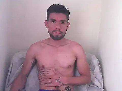 Snapshot of thomas2wood chatting on July 5, 9:43 pm thomas2wood online show from July 5, 9:43 pm