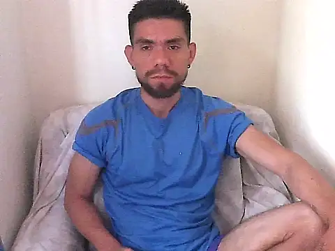 Snapshot of thomas2wood chatting on June 24, 8:28 pm thomas2wood online show from June 24, 8:28 pm