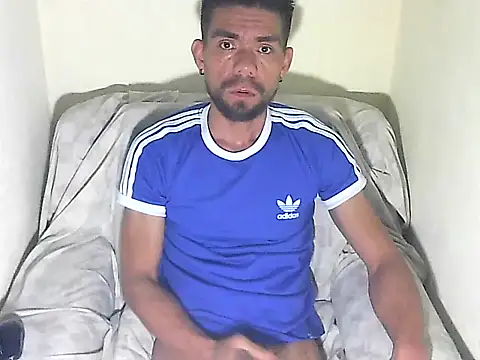 Snapshot of thomas2wood chatting on July 1, 11:05 pm thomas2wood online show from July 1, 11:05 pm