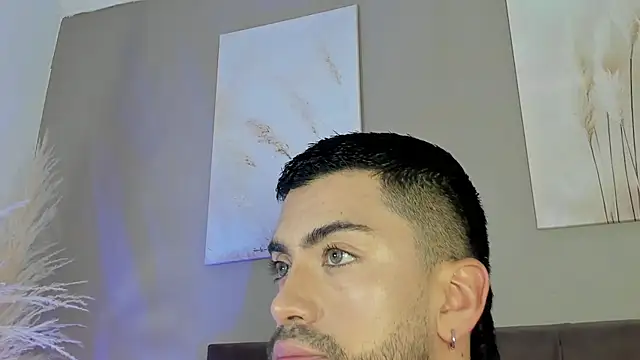 Snapshot of Alexander_Diazz chatting on June 20, 4:12 pm Alexander Diazz online show from June 20, 4:12 pm