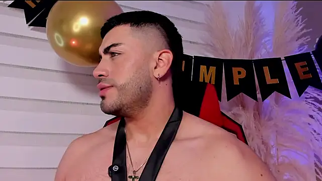 Alexander Diazz online show from May 11, 4:04 pm