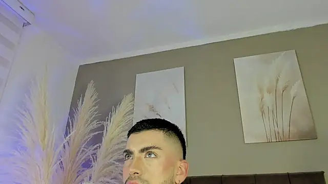 Snapshot of Alexander_Diazz chatting on June 1, 1:55 pm Alexander Diazz online show from June 1, 1:55 pm