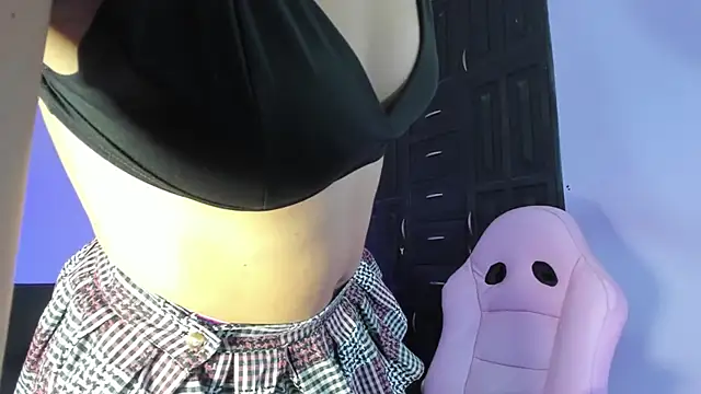 amarawalker1 online show from April 14, 4:50 am