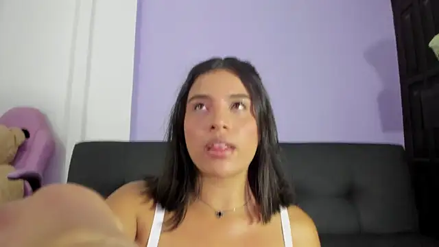 amarawalker1 online show from April 9, 7:25 am