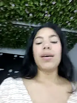 BrendaBloom  online show from April 18, 2:47 am