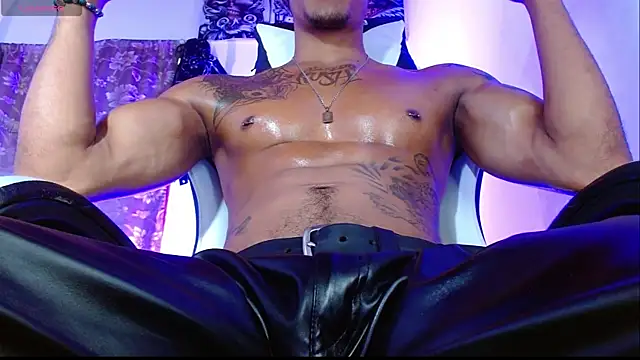 DARK BLACK 0 online show from May 8, 1:42 am