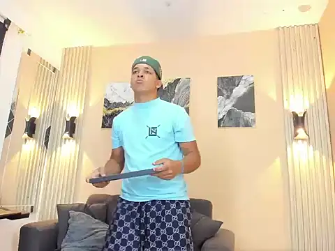 davisito 26 online show from April 7, 9:49 pm