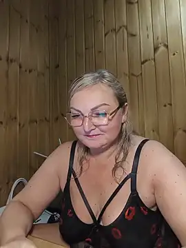 White-Chocolatte online show from May 25, 4:28 pm