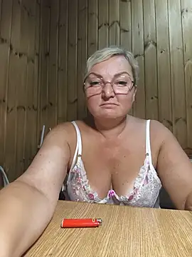 White-Chocolatte online show from June 26, 6:58 pm