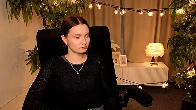 MarieFuller online show from April 9, 7:47 am