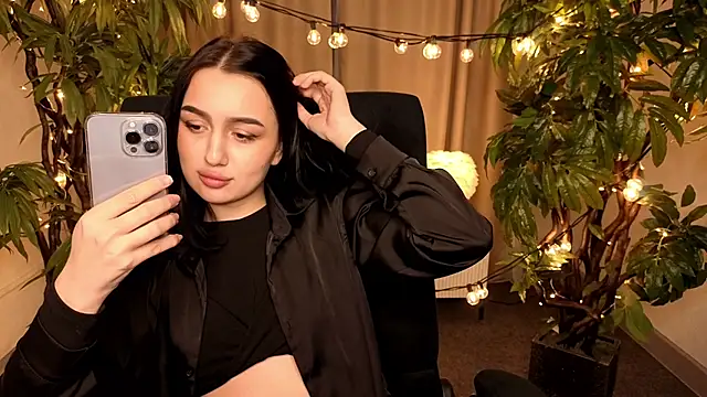 MargaretParker online show from April 10, 11:39 am