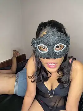 Love Birds00 online show from May 13, 8:54 am