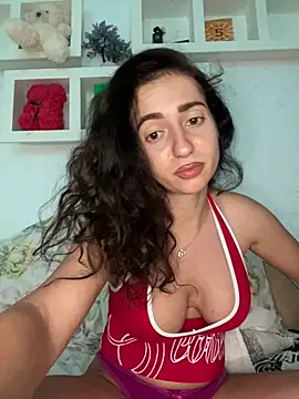 Snapshot of KarolDolly05 chatting on June 30, 1:11 pm KarolDolly05 online show from June 30, 1:11 pm