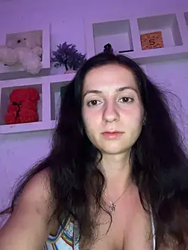 Snapshot of KarolDolly05 chatting on July 9, 9:58 pm KarolDolly05 online show from July 9, 9:58 pm