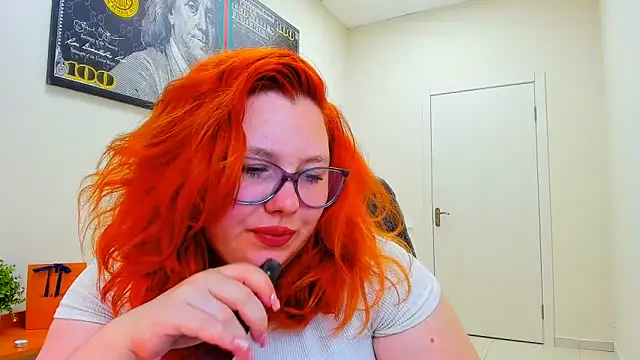 Snapshot of Aillia-Rous chatting on June 19, 7:03 am Aillia-Rous online show from June 19, 7:03 am