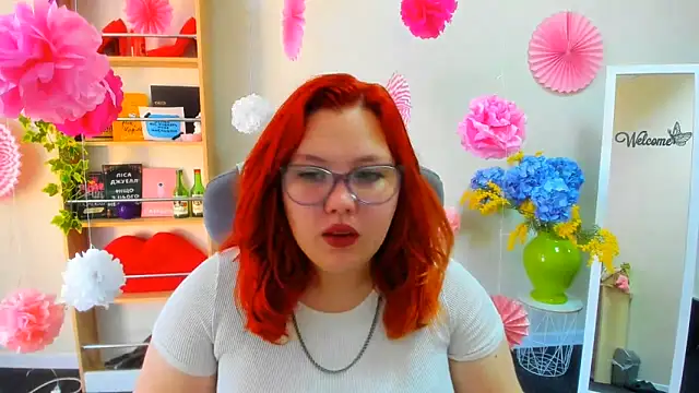 Snapshot of Aillia-Rous chatting on June 17, 6:35 am Aillia-Rous online show from June 17, 6:35 am