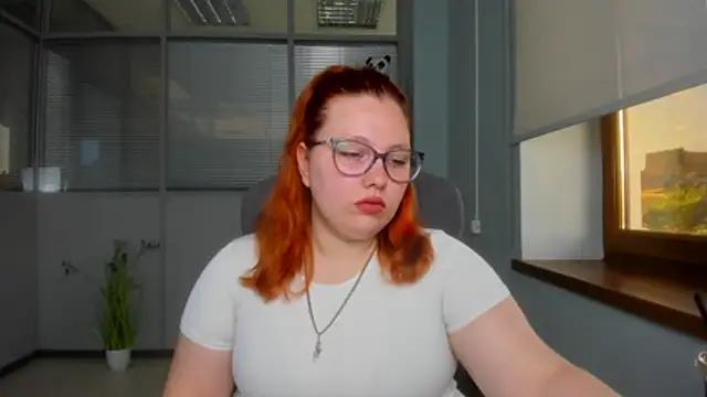 Snapshot of Aillia-Rous chatting on June 26, 6:30 am Aillia-Rous online show from June 26, 6:30 am