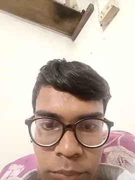 ekwjj online show from April 8, 7:04 pm