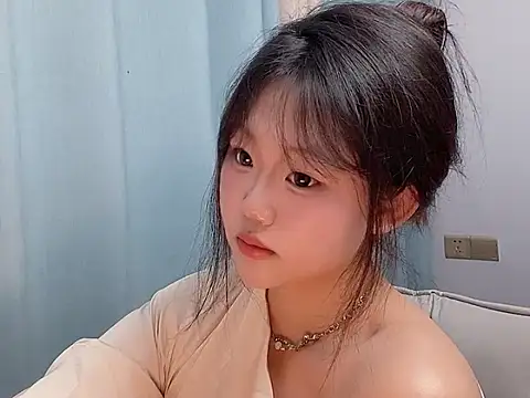Lilababy00 online show from April 10, 1:07 pm
