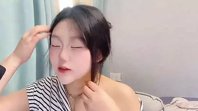 Lilababy00 online show from April 17, 2:03 am