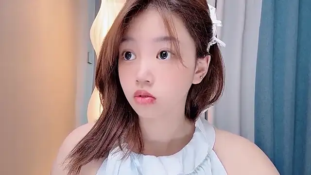 Lilababy00 online show from June 19, 1:44 am