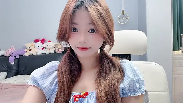 Lilababy00 online show from May 16, 2:32 am
