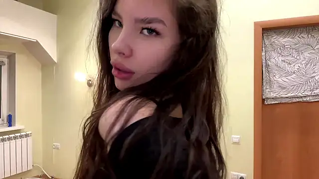 LouisaHarber online show from April 7, 9:27 pm