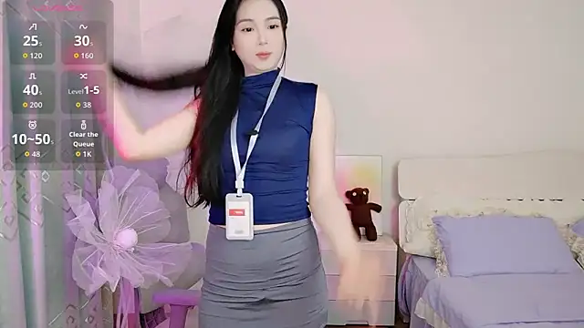 Snapshot of M-CC-M chatting on June 6, 2:33 pm M-CC-M online show from June 6, 2:33 pm