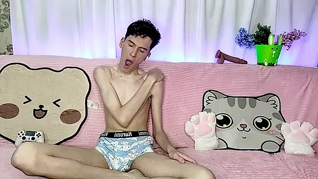 GoodBoyLuca online show from June 15, 11:04 pm