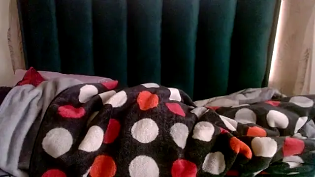 CaramelMelons78 online show from May 6, 5:33 am