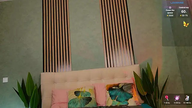 kittylunaa online show from July 10, 9:53 am