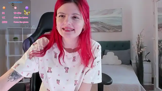 kittylunaa online show from April 14, 3:22 am