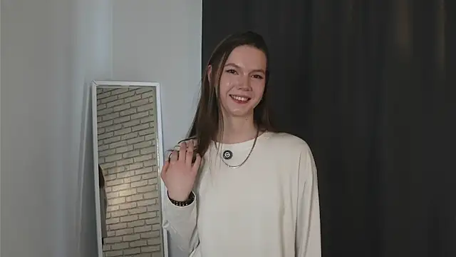 Snapshot of GaleAntrobus chatting on April 9, 6:19 am GaleAntrobus online show from April 9, 6:19 am