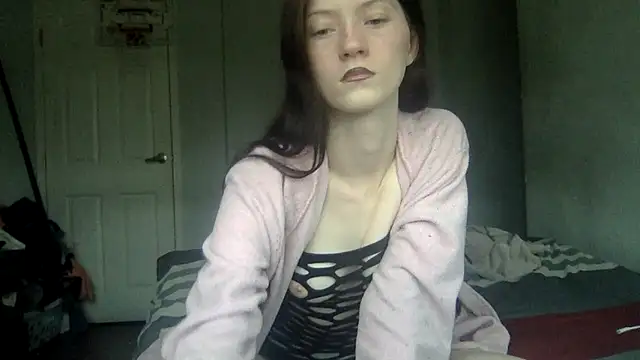 Snapshot of Munchkinbaby72318 chatting on July 1, 7:03 pm Munchkinbaby72318 online show from July 1, 7:03 pm