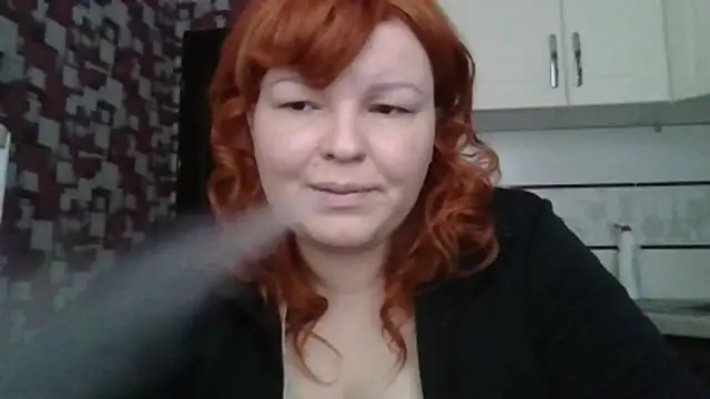 Snapshot of KrisryOxNikss chatting on May 4, 3:32 am KrisryOxNikss online show from May 4, 3:32 am
