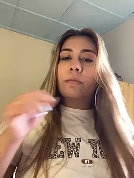 Snapshot of _BellaSmith_ chatting on June 26, 4:35 pm BellaSmith online show from June 26, 4:35 pm